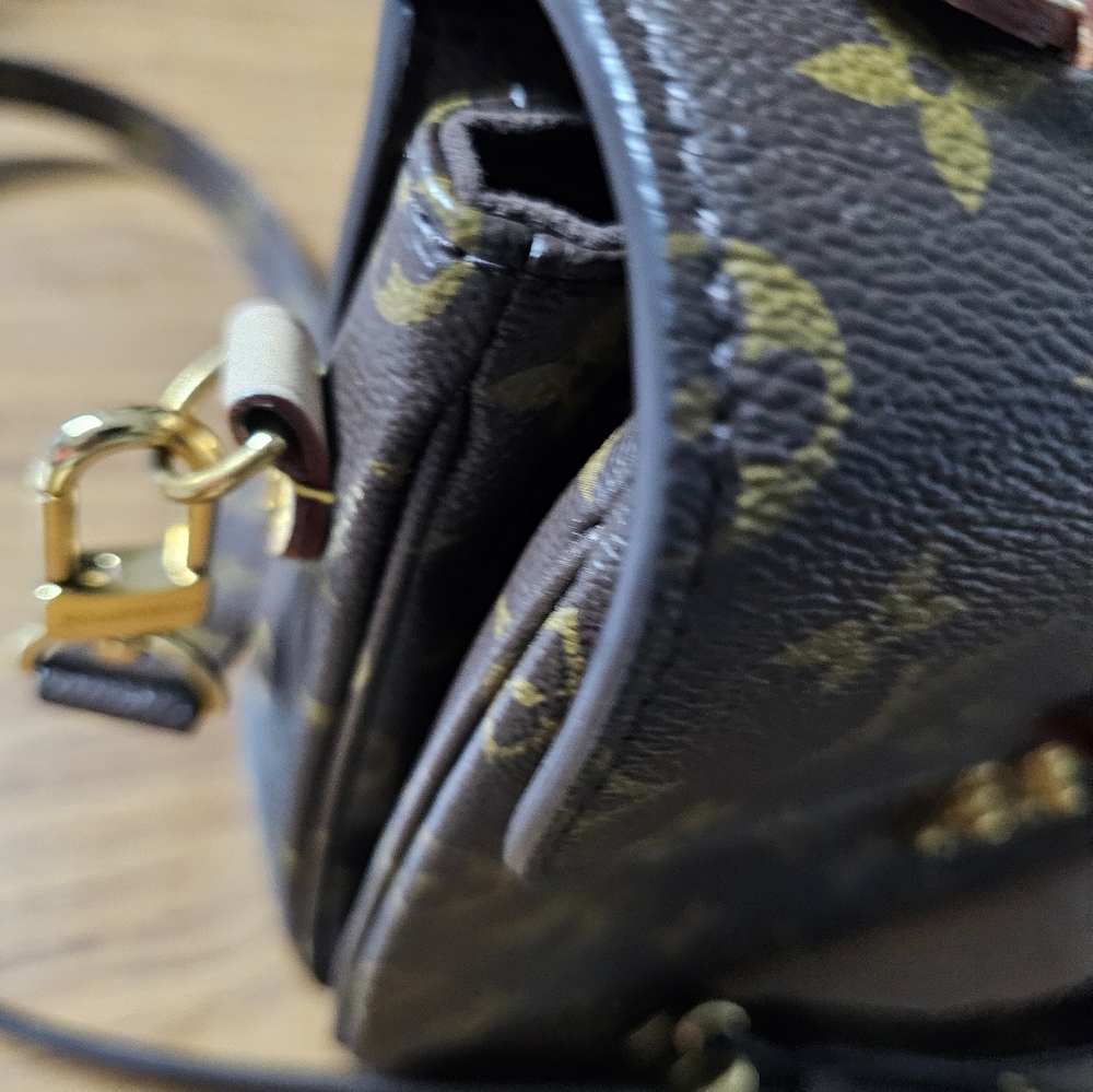 #00510-1139- Authentic Louis Vuitton Pochette Métis Monogram SR0221 - Picture 8 of 10